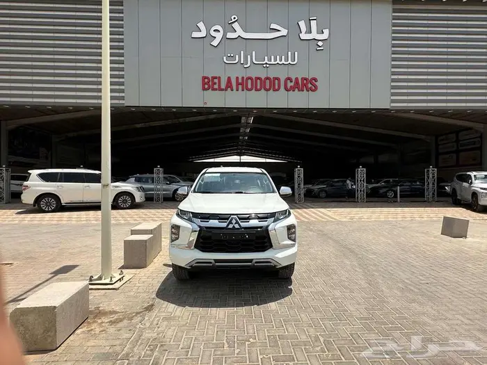 ميتسوبيشي مونتيرو ستاندر موديل 2025 بنزين 1