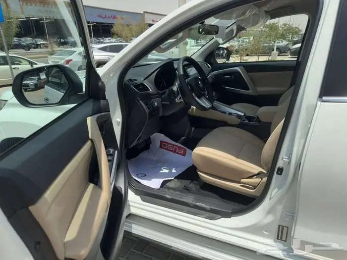 ميتسوبيشي مونتيرو ستاندر موديل 2025 بنزين 7