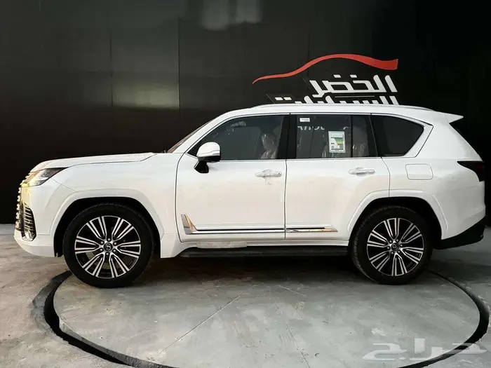 لكزس LX600 بي بي موديل 2025 سعودي لدى الخضر للسيارات 11