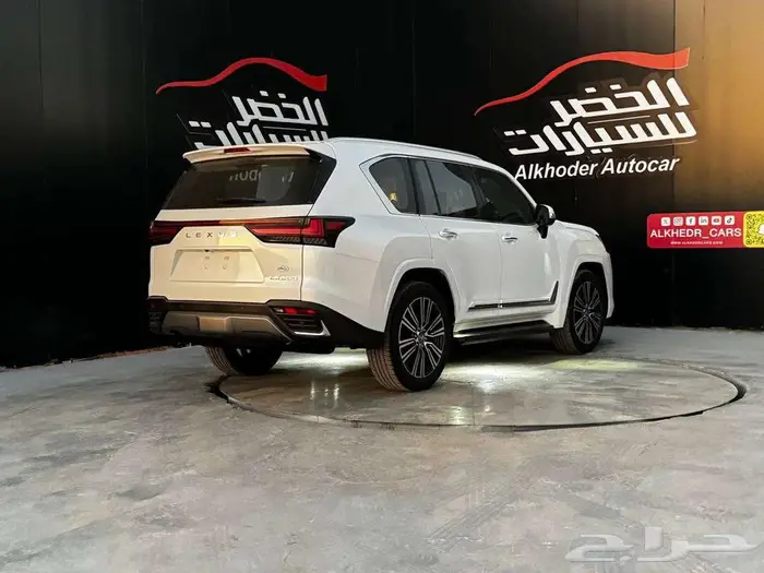 لكزس LX600 بي بي موديل 2025 سعودي لدى الخضر للسيارات 12