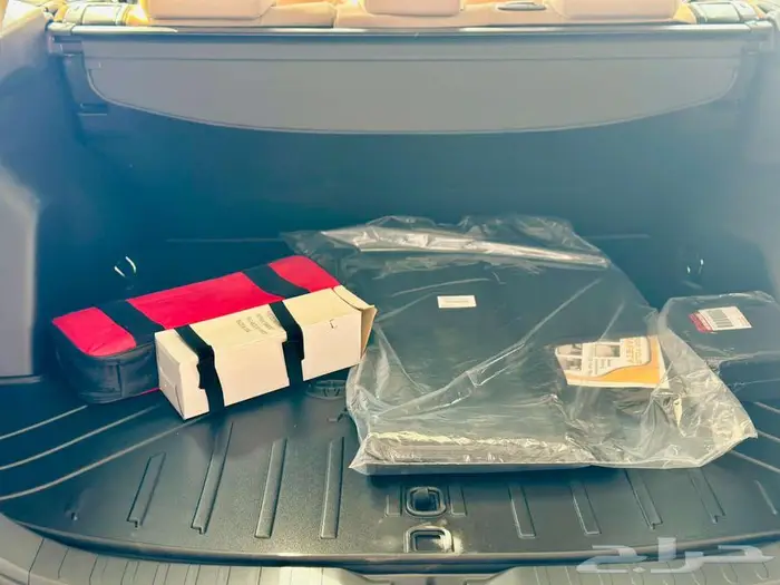 تويوتا راف فور نص فل وستاندر 2025 8