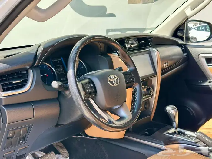 تويوتا فورتشنر VX 2022 12