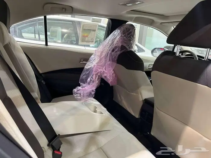 تويوتا كورولا 2.0 GLi فل كامل بنزين 2025 5