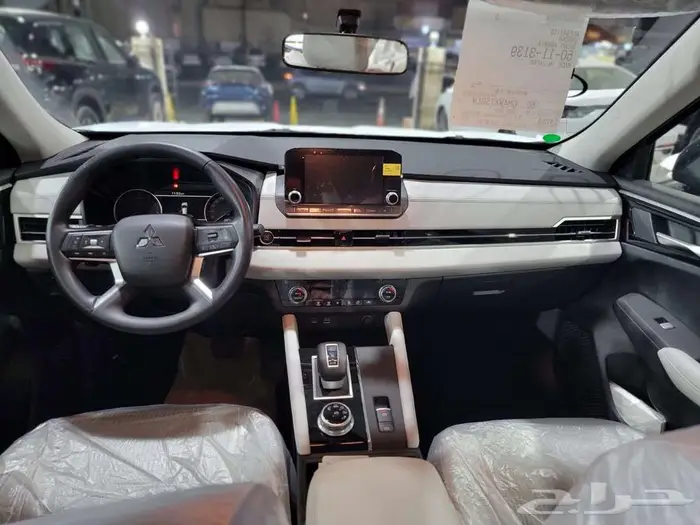 ميتسوبيشي أوتلاندر 5 راكب 2025 8