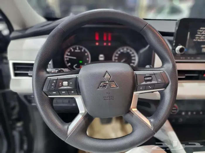 ميتسوبيشي أوتلاندر 5 راكب 2025 10