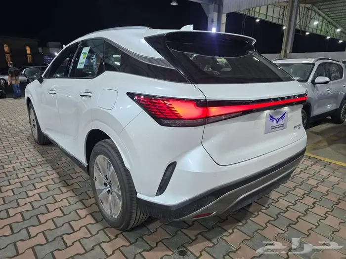 لكزس RX 350 بنزين 2025 4