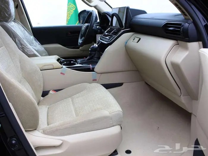 تويوتا لاندكروزر GXR3 2024 13