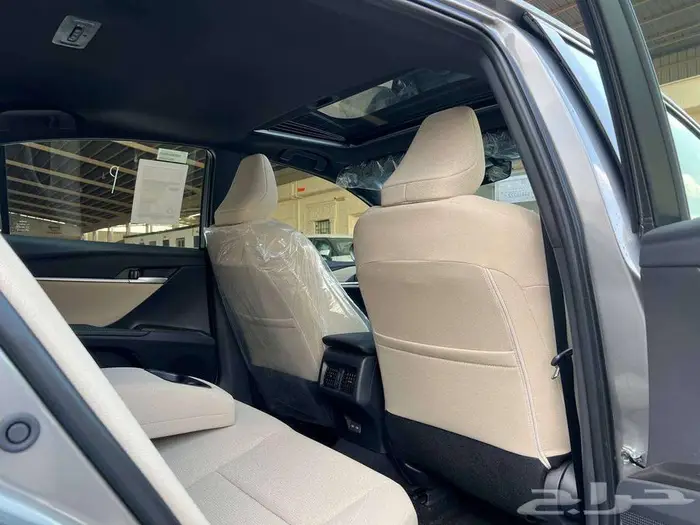 تويوتا كامري LE بنزين 2025 متاح اقساط و كاش 6