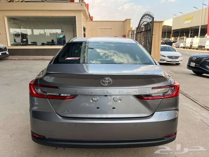 تويوتا كامري LE بنزين 2025 متاح اقساط و كاش 4
