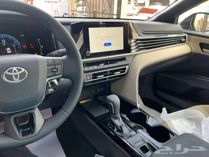 تويوتا كامري LE بنزين 2025 متاح اقساط و كاش 8