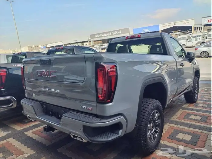 جي ام سي سييرا 2025 AT4 ضمان سعودي 13