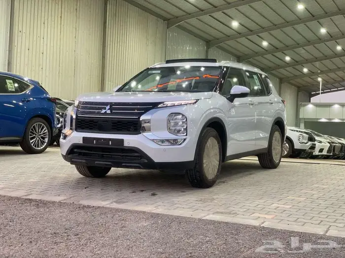 ميتسوبيشي أوتلاندر ستاندر 2024 - بانوراما 1