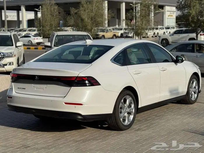 هوندا اكورد LX استاندر موديل 2025 9