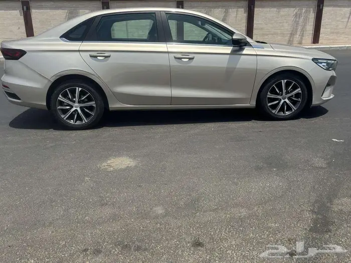 جيلي ام جراند 7 موديل 2023 ممشي 120الف فل كامل بدي بلد 5