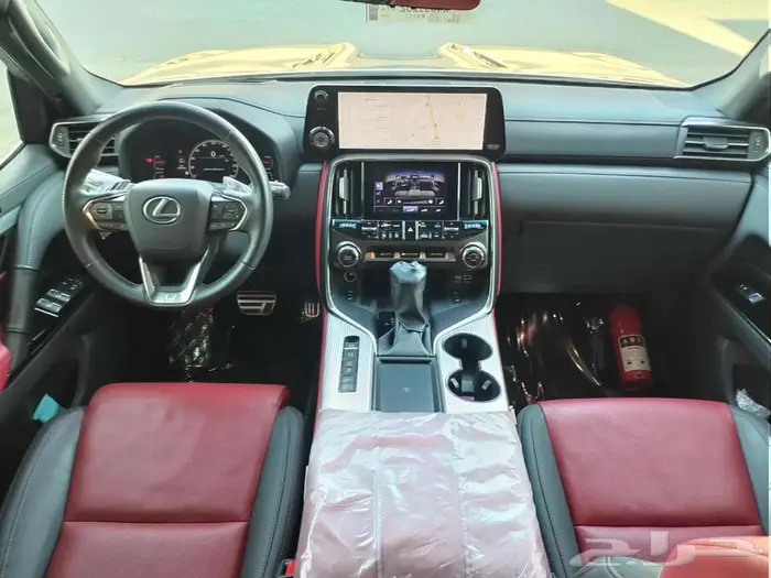 لكزس 2024 LX600 F-SPORT العداد 44 الف كم 7