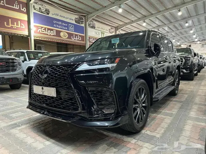 لكزس 2024 LX600 F-SPORT العداد 44 الف كم 2