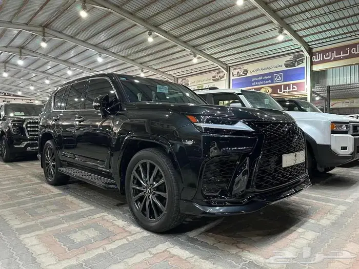 لكزس 2024 LX600 F-SPORT العداد 44 الف كم 3