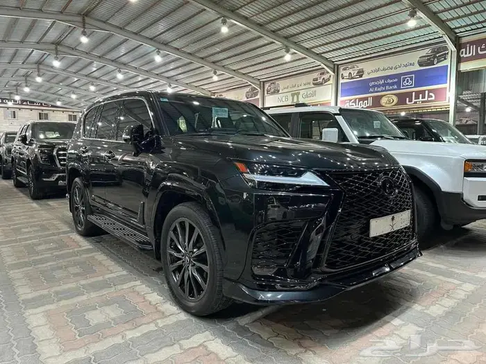 لكزس 2024 LX600 F-SPORT العداد 44 الف كم 4