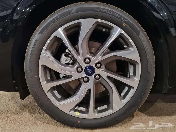 فورد تورس تيتانيوم 2026 8