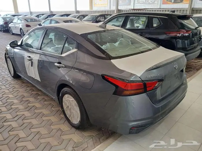 نيسان التيما 2.5 ستاندر 2025 1