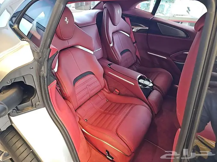 2025 Ferrari Purosangue 14