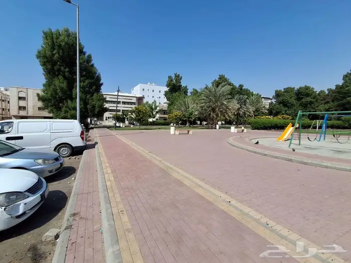 أرض مرفق تجارية خدمية في حي البوادي 2