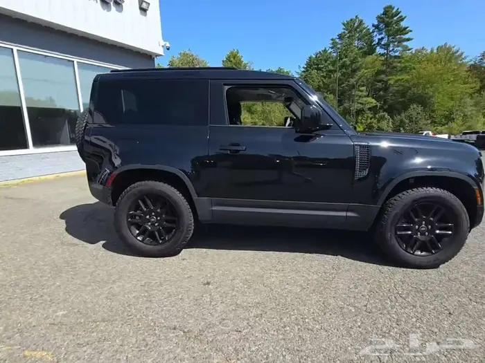 2023 Land Rover Defender 90 S 3