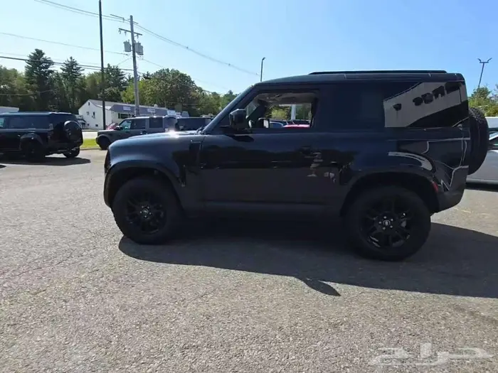 2023 Land Rover Defender 90 S 2