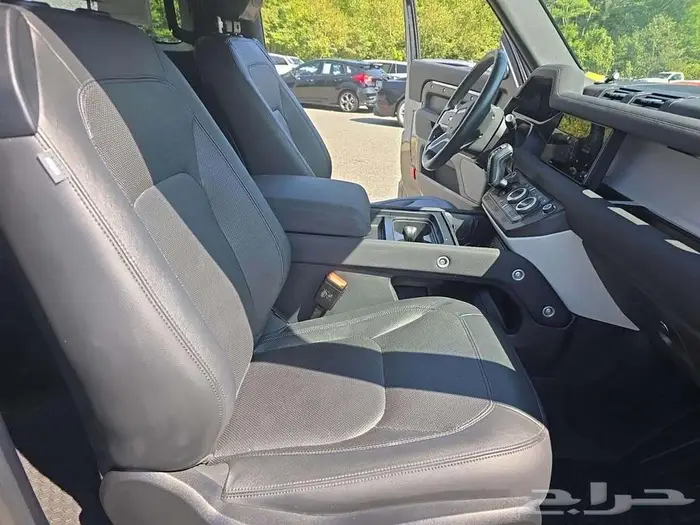 2023 Land Rover Defender 90 S 8