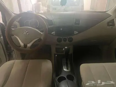 سيارة عائلية صينية من نوع سي ام سي 7 ركاب موديل 2013 index