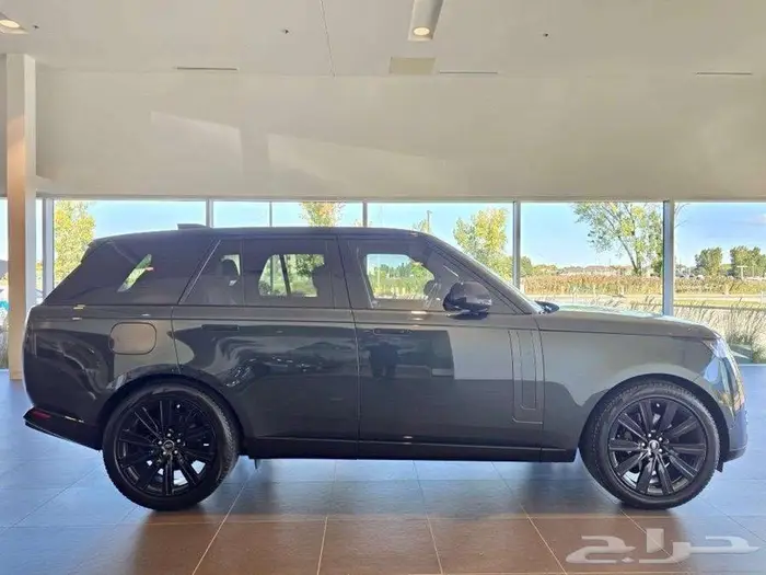 رانج روفر فوج موديل- SE P400 - 2023 ب 380 الف ريال 3