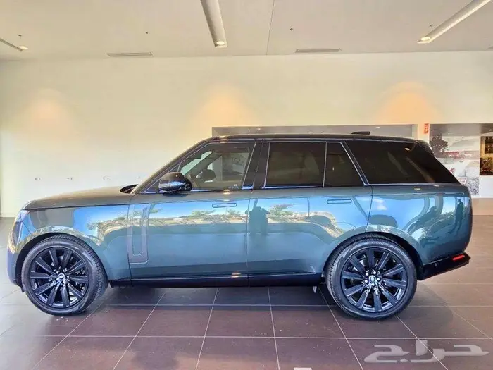 رانج روفر فوج موديل- SE P400 - 2023 ب 380 الف ريال 1