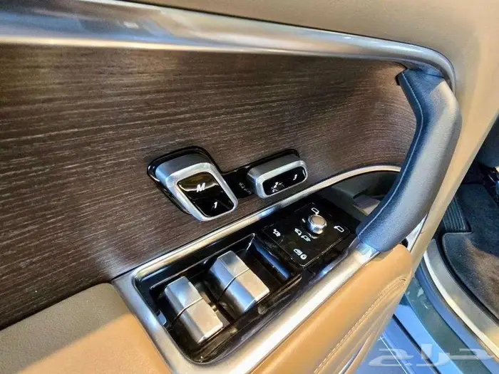 رانج روفر فوج موديل- SE P400 - 2023 ب 380 الف ريال 7