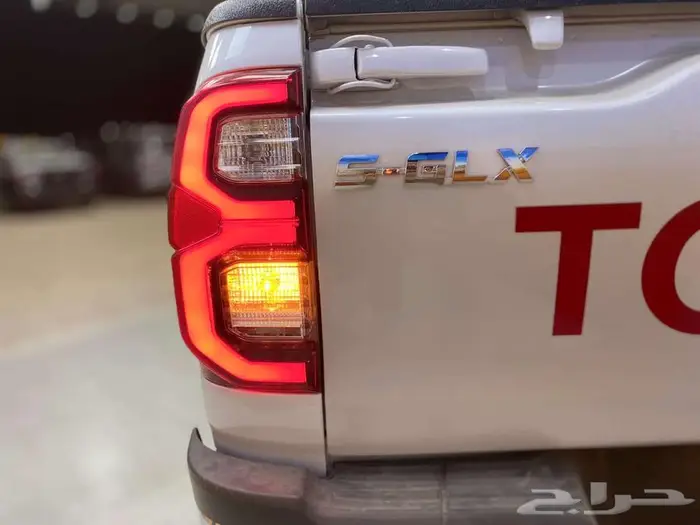 هايلوكس غمارتين S-GLX 4 4 اوتوماتيك بنزين 2025 1