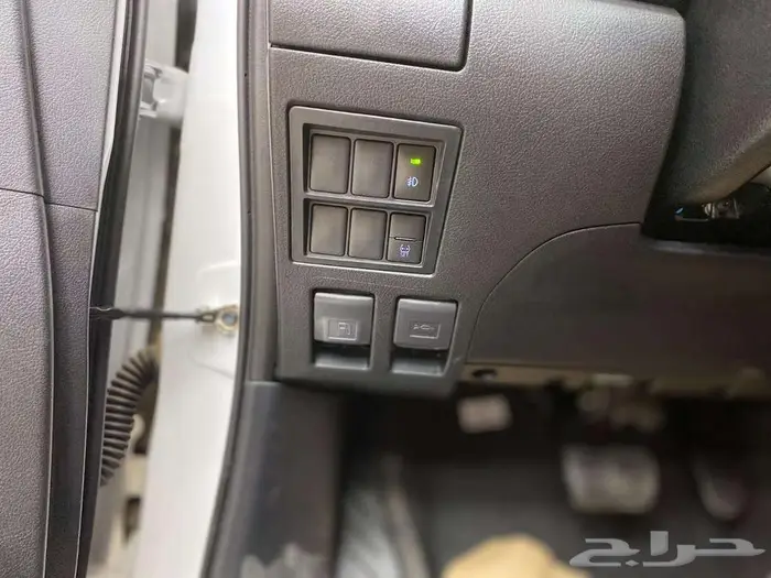 هايلوكس غمارتين S-GLX 4 4 اوتوماتيك بنزين 2025 32