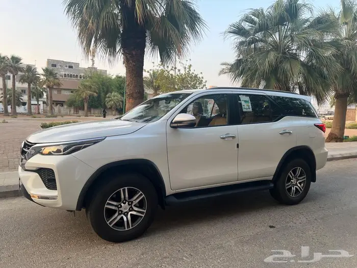 للبيع تويوتا فورتشنر 2023 6 سلندر نظيفة جدا 6