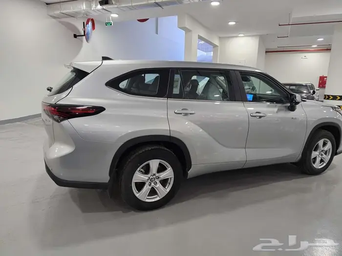تويوتا هايللندر LE4x4 استاندر 2025 5