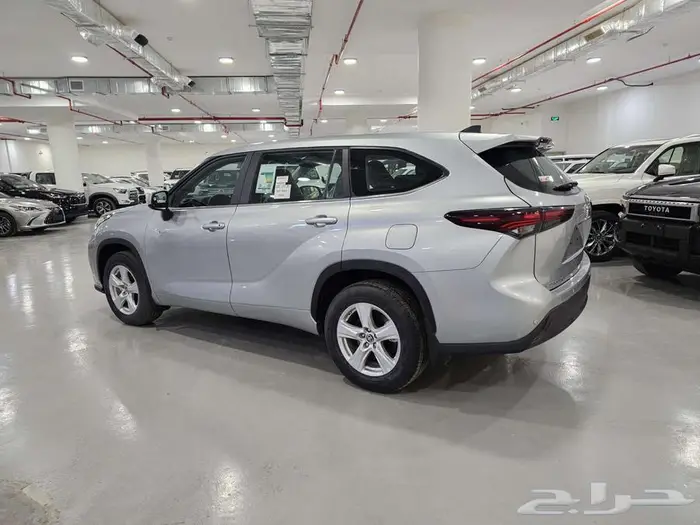 تويوتا هايللندر LE4x4 استاندر 2025 3