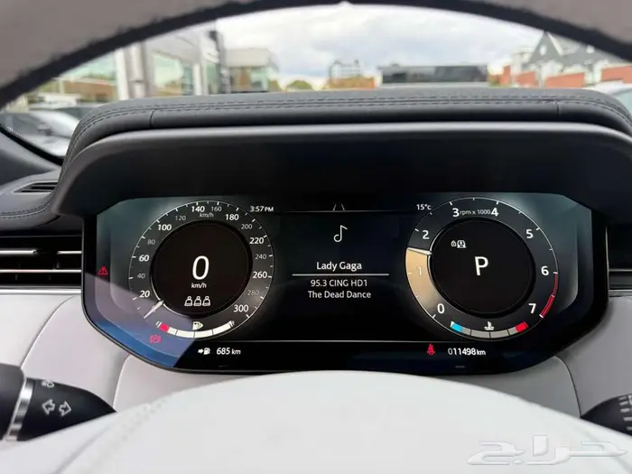 رنج روفر اسبورت موديل 2025 - HSE ب 370 الف ريال 5