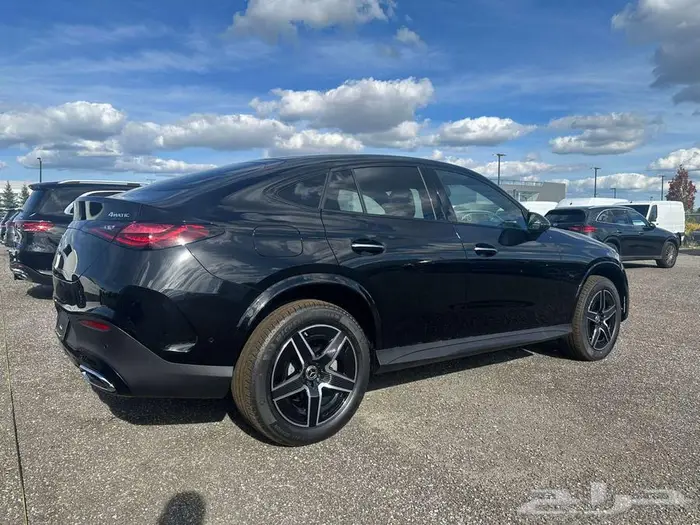 مرسيدس GLC 300 coupe موديل 2026 اصفار ب 260 الف ريال 4