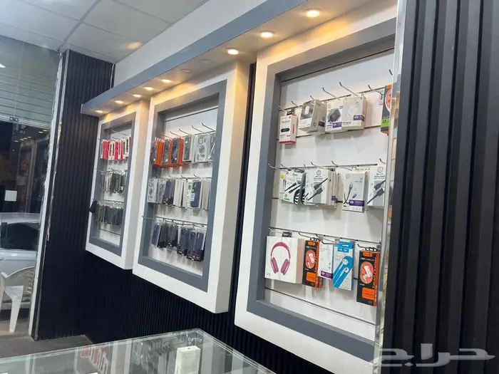 محل جوالات للتقبيل في 6 على 6 4