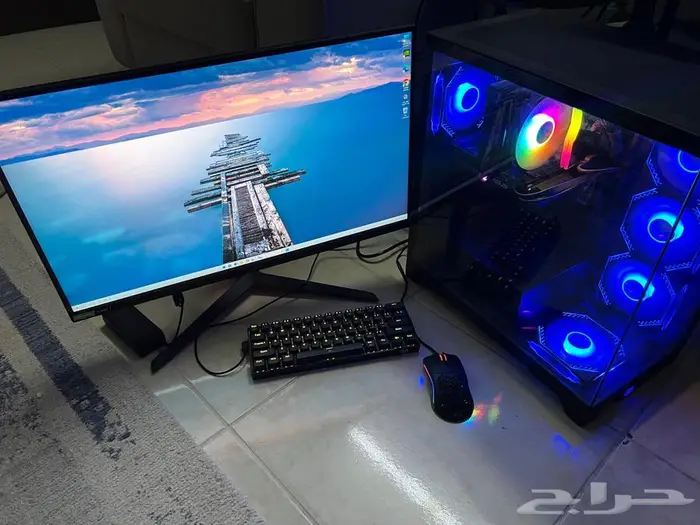 جهاز كمبيوتر قيمنق للبيع مع شاشة 27 بوصة 165 هرتز 2k 0