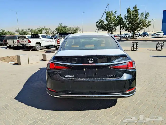 لكزس ES 300 AH هايبرد موديل 2025 سعودي 4