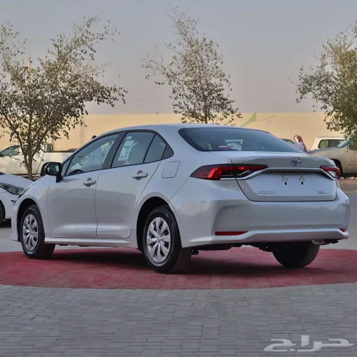 تويوتا كورولا 2.0 ستاتدر طيس و مطور جنوط بنزين2025فرع جده 12