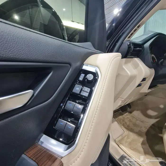 تويوتا لاندكروزر GXR - L4 بنزين 2024 على السوم 10