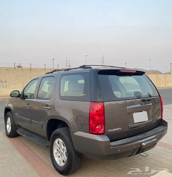 يوكن 2014 نظيف جدا  بدون دبل 5