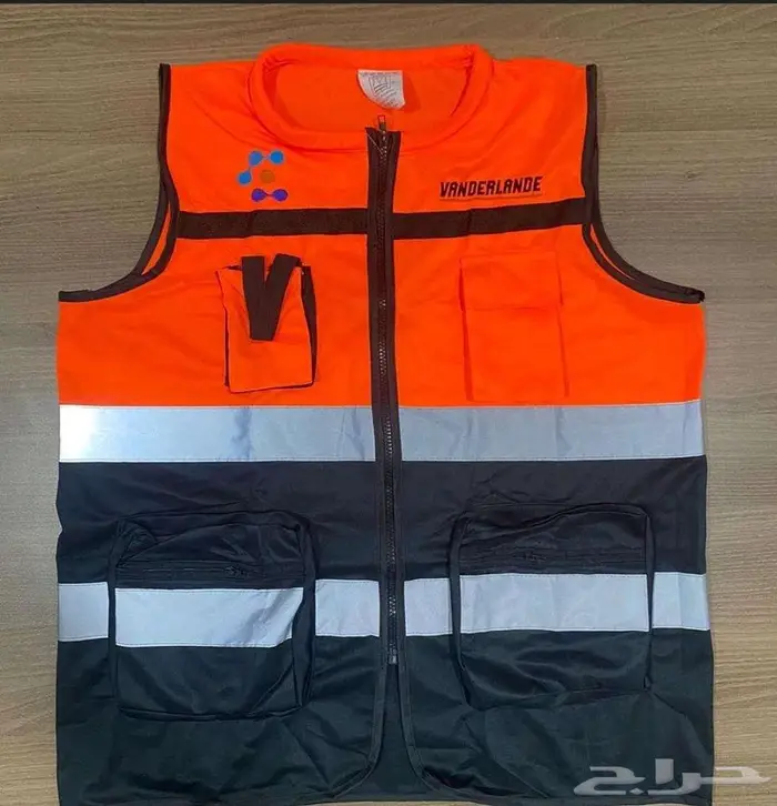 زي موح د أنيق وعملي يعكس هوية شركتك باحترافية. 3