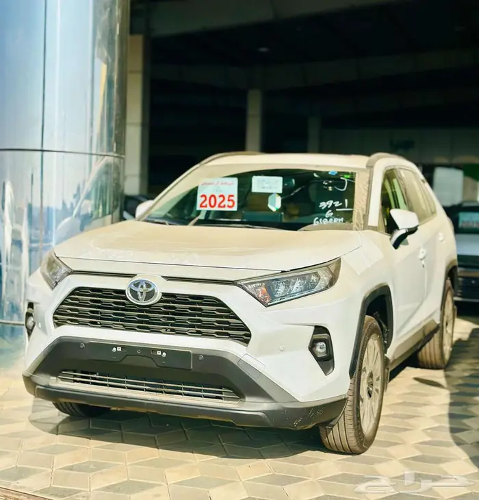 تويوتا راف فور نص فل وستاندر 2025 0