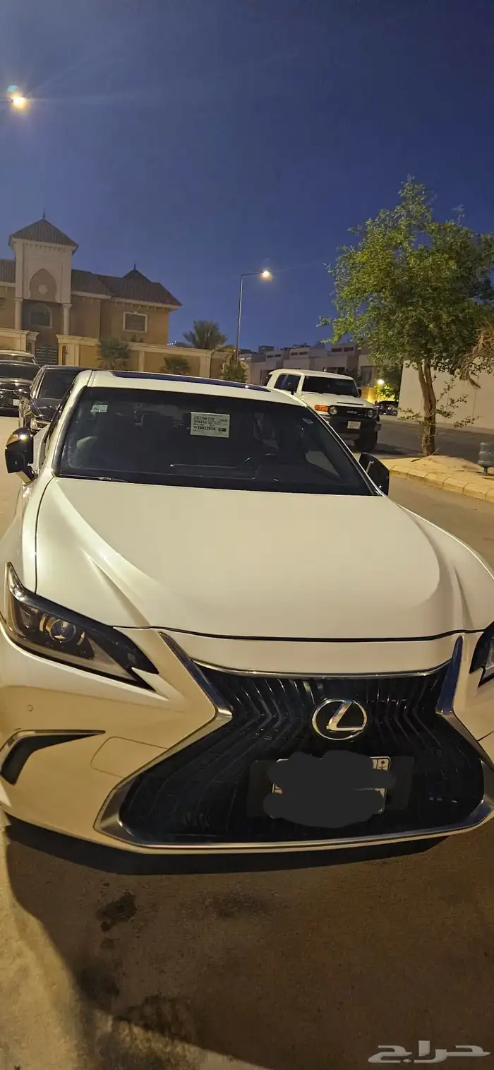 للبيع لكزس ES350 موديل 2019 الممشى قليل لامانع بالبدل 12