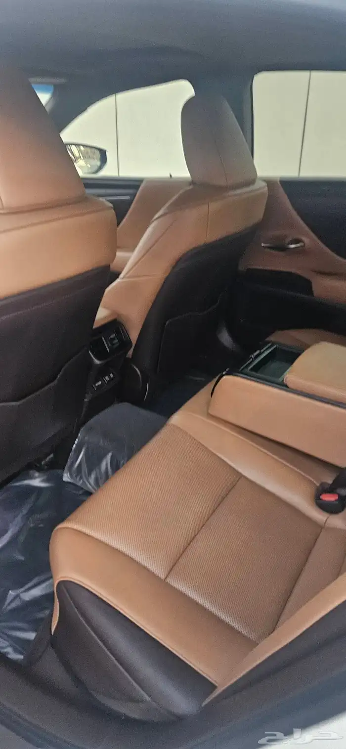 للبيع لكزس ES350 موديل 2019 الممشى قليل لامانع بالبدل 17